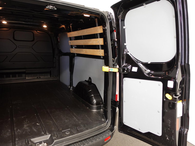 Vehicle Image 35
