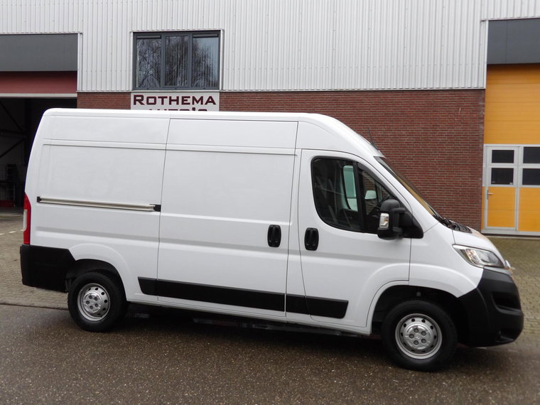 Vehicle Image 23