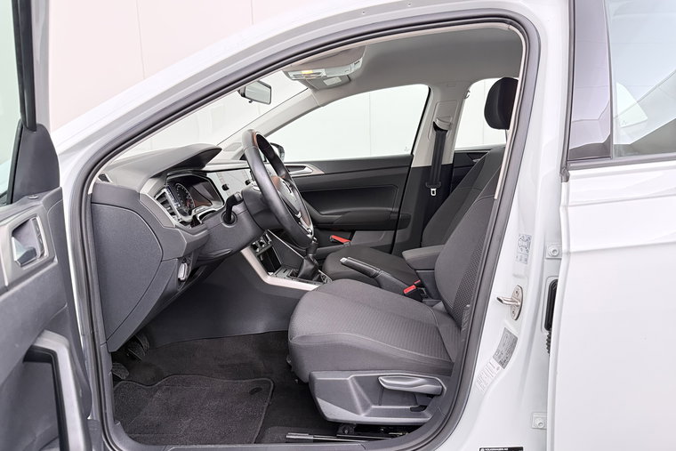 Vehicle Image 10