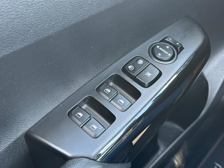 Vehicle Image 26