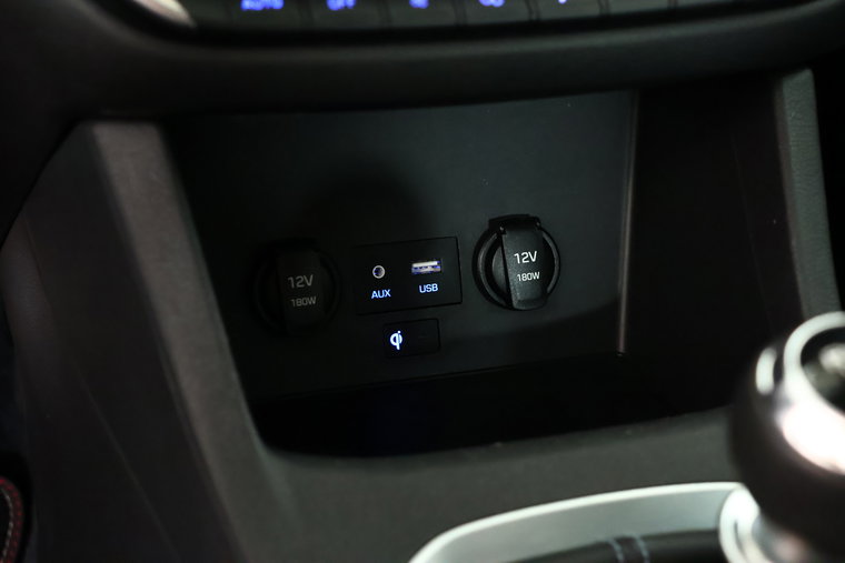 Vehicle Image 25