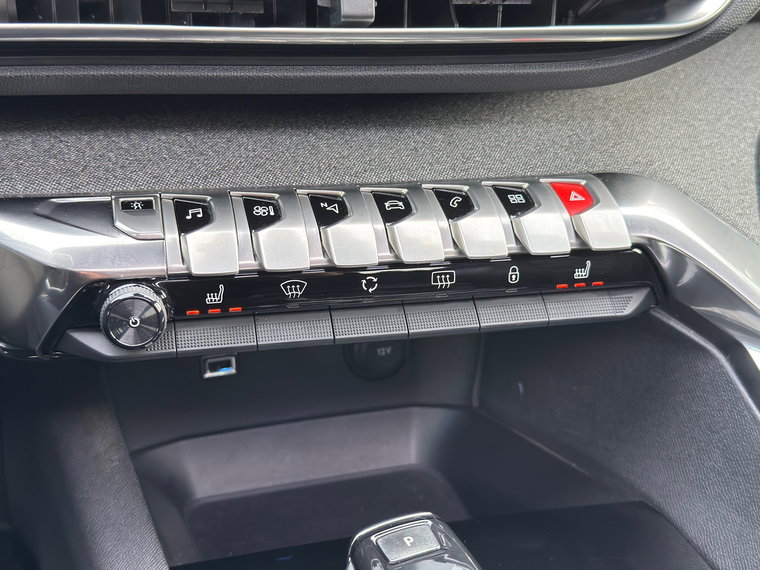 Vehicle Image 28