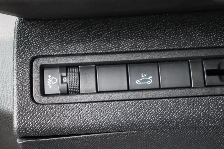 Vehicle Image 24