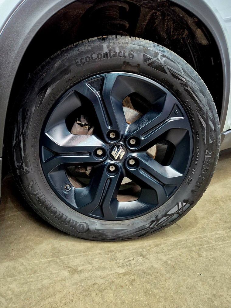 Vehicle Image 12