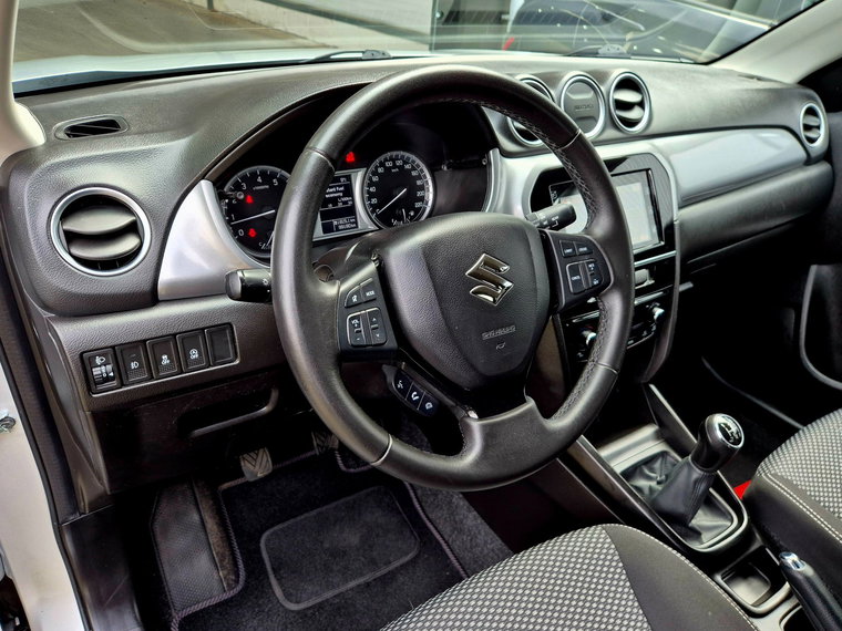 Vehicle Image 19