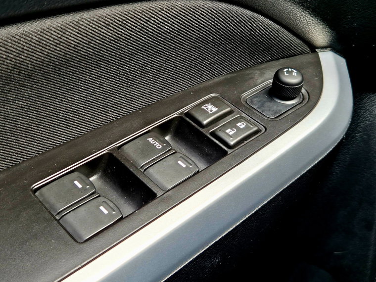 Vehicle Image 32