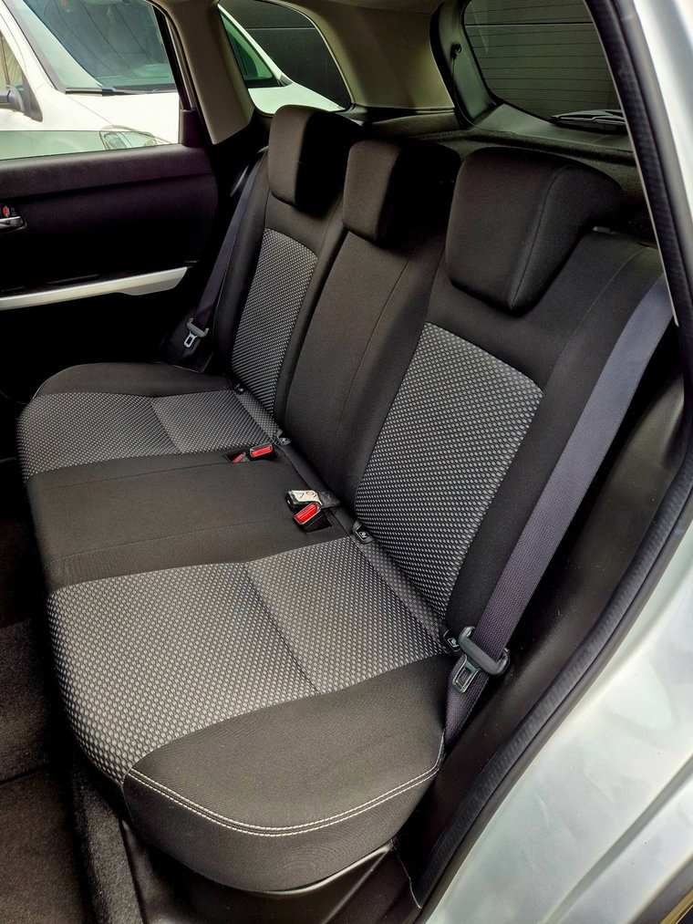 Vehicle Image 6