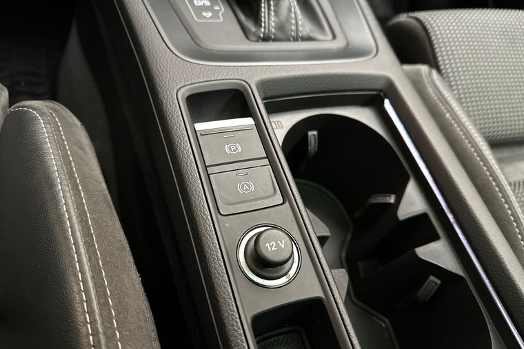 Vehicle Image 38