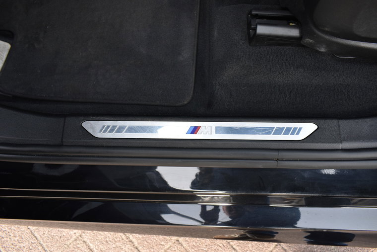 Vehicle Image 32