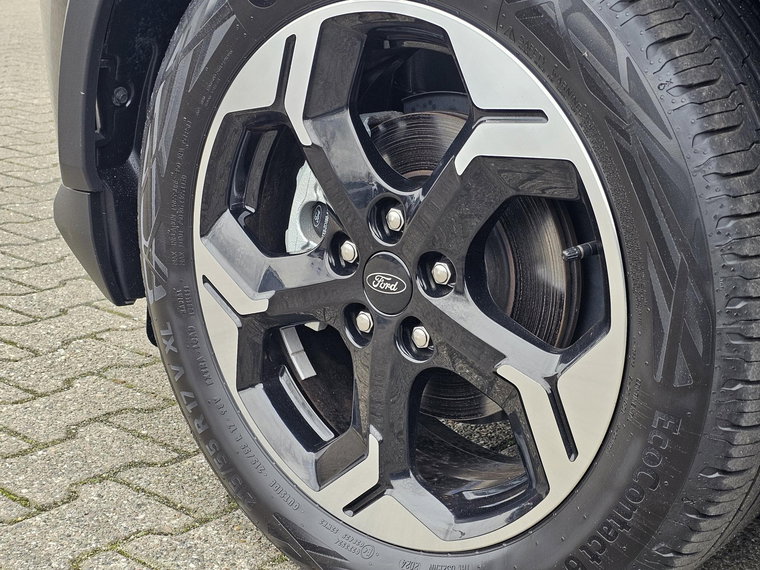 Vehicle Image 25