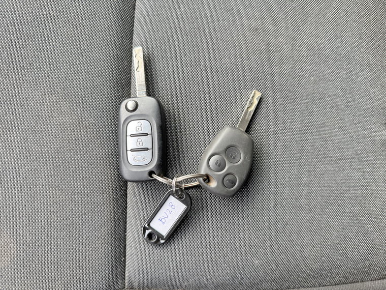 Vehicle Image 23