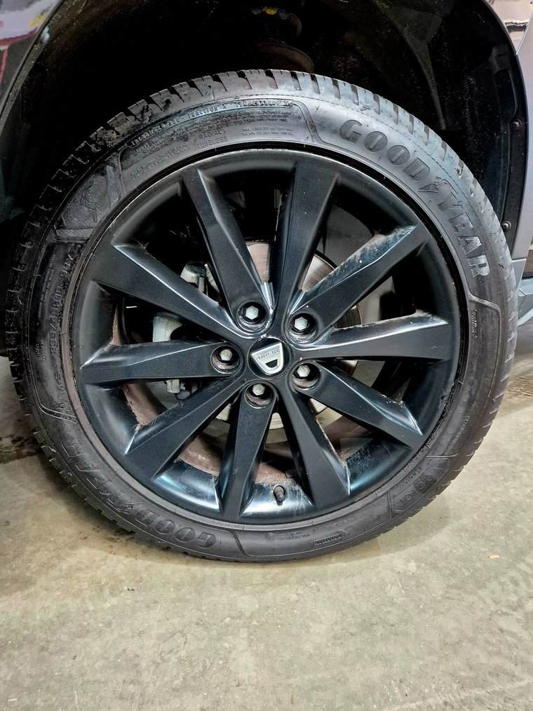 Vehicle Image 12