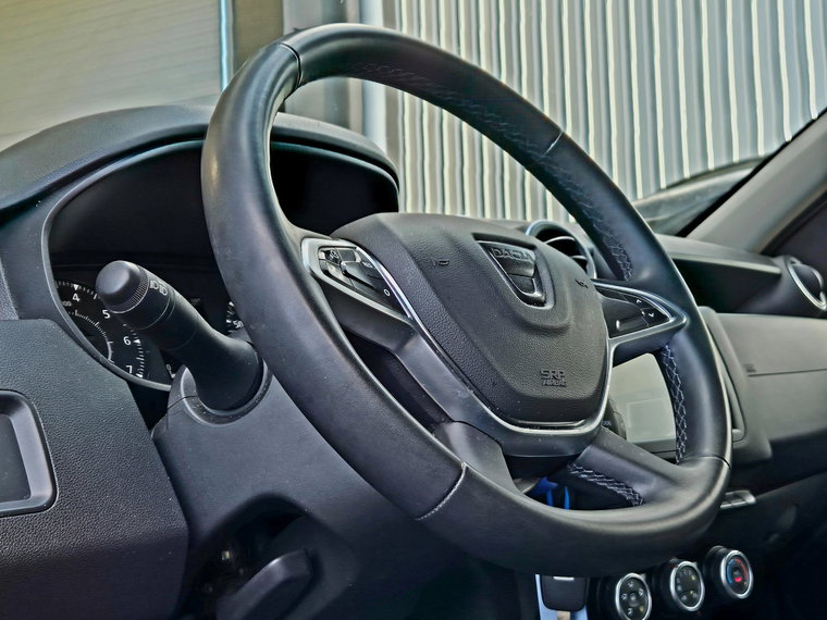 Vehicle Image 35