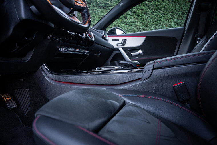 Vehicle Image 35