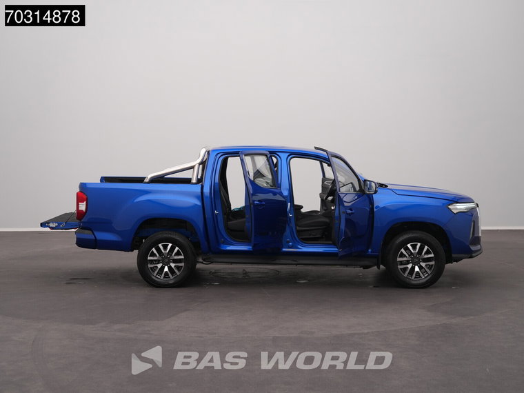 Vehicle Image 10