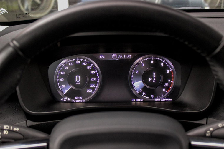 Vehicle Image 23