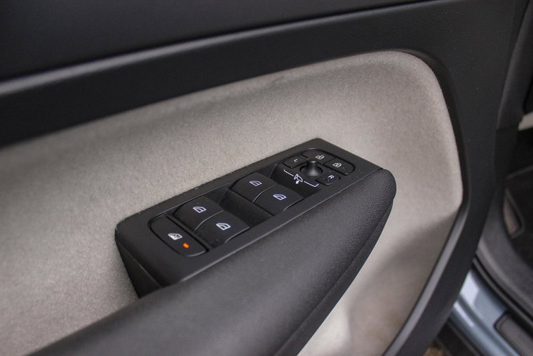 Vehicle Image 36