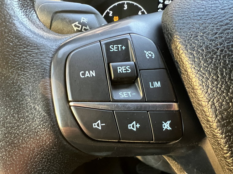 Vehicle Image 24