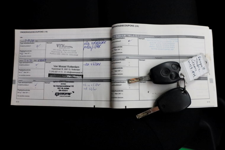 Vehicle Image 8