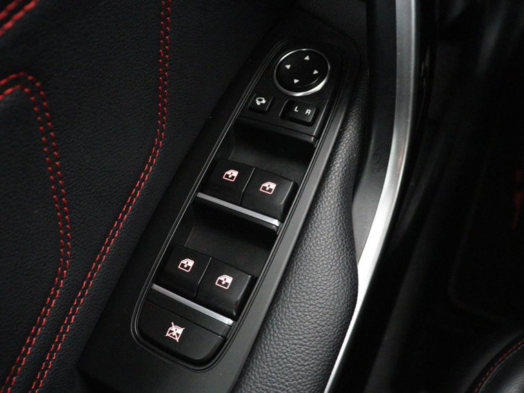 Vehicle Image 38