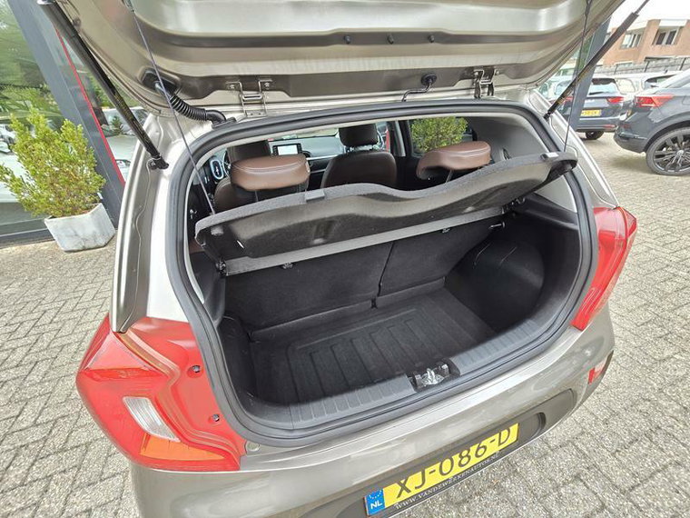 Vehicle Image 29