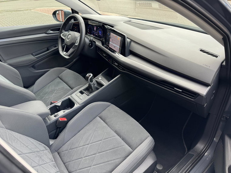 Vehicle Image 23