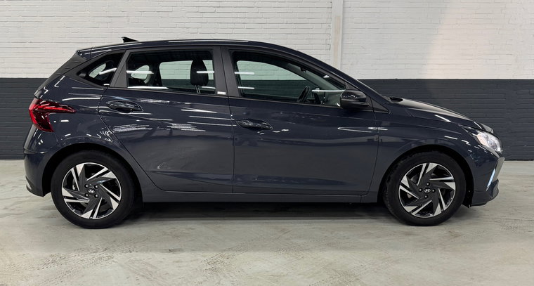 Vehicle Image 6
