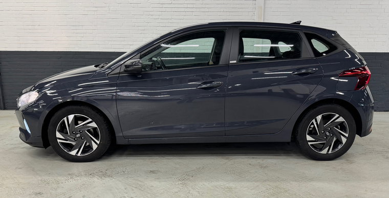 Vehicle Image 7