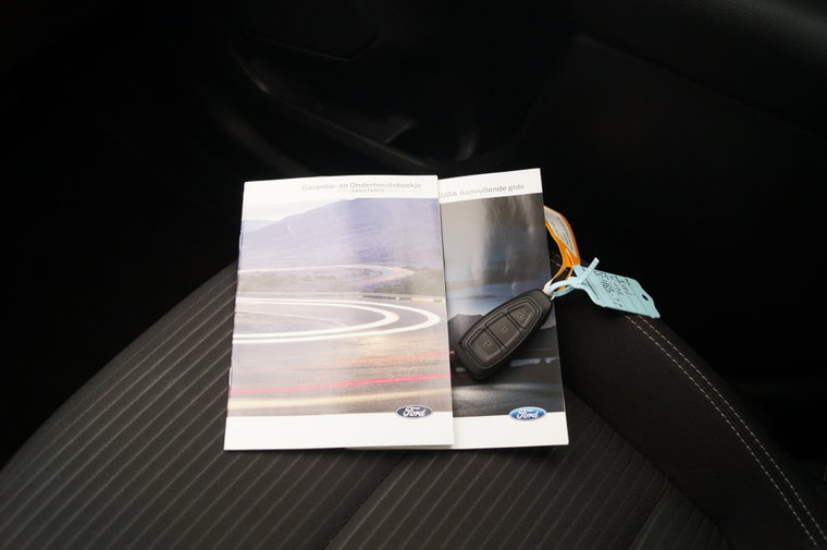 Vehicle Image 26