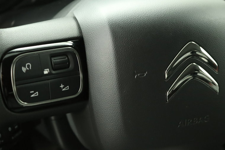 Vehicle Image 24
