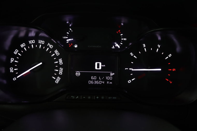Vehicle Image 48