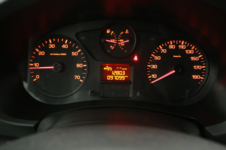 Vehicle Image 12