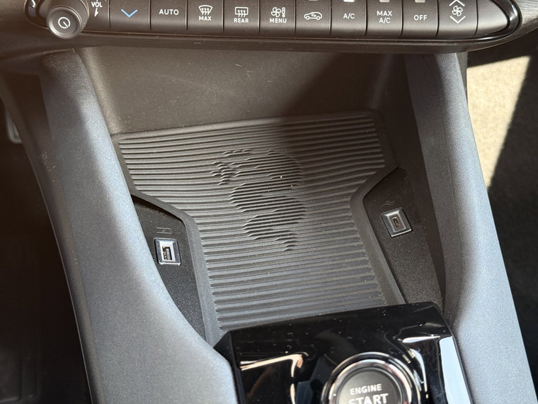 Vehicle Image 37