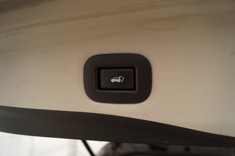 Vehicle Image 32