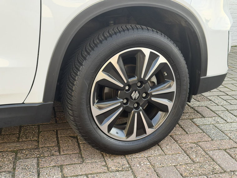 Vehicle Image 16
