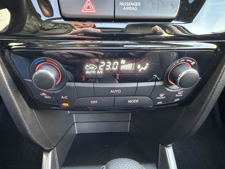 Vehicle Image 28