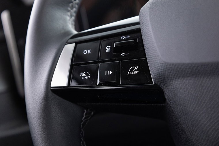 Vehicle Image 24