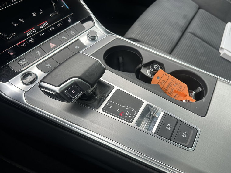Vehicle Image 26