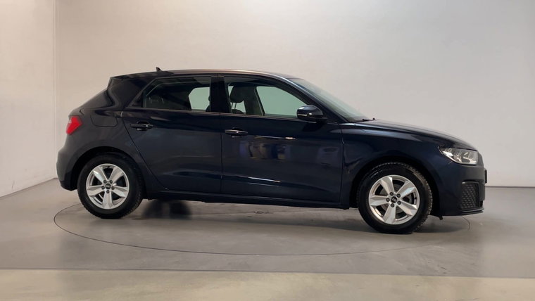 Vehicle Image 12