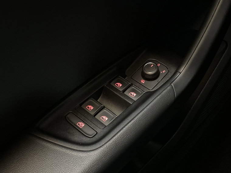 Vehicle Image 26