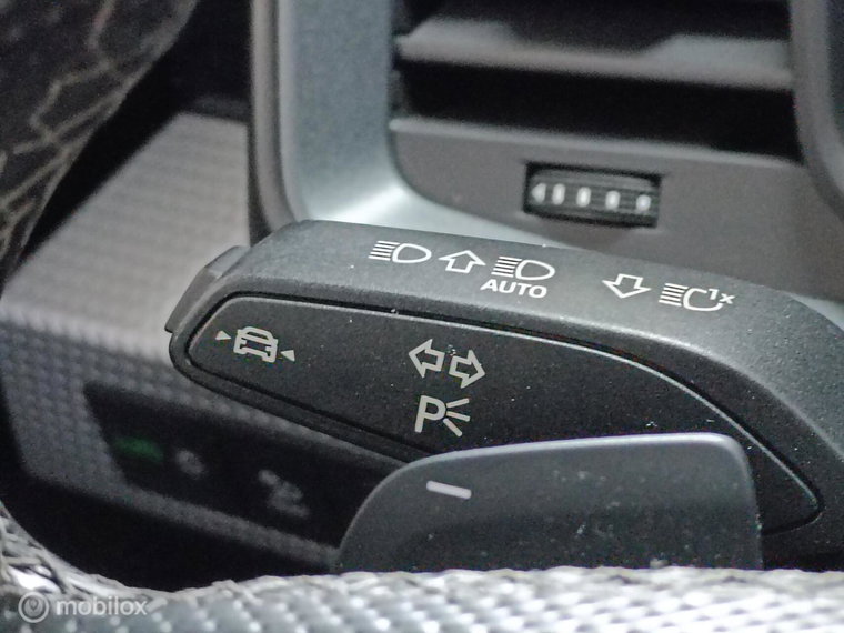 Vehicle Image 29