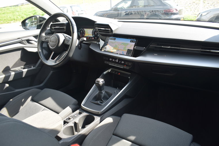 Vehicle Image 17