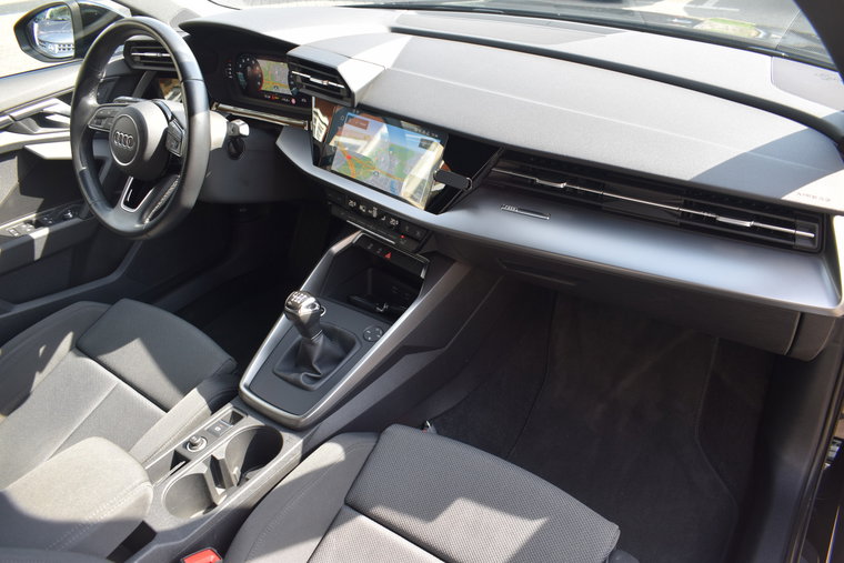 Vehicle Image 18