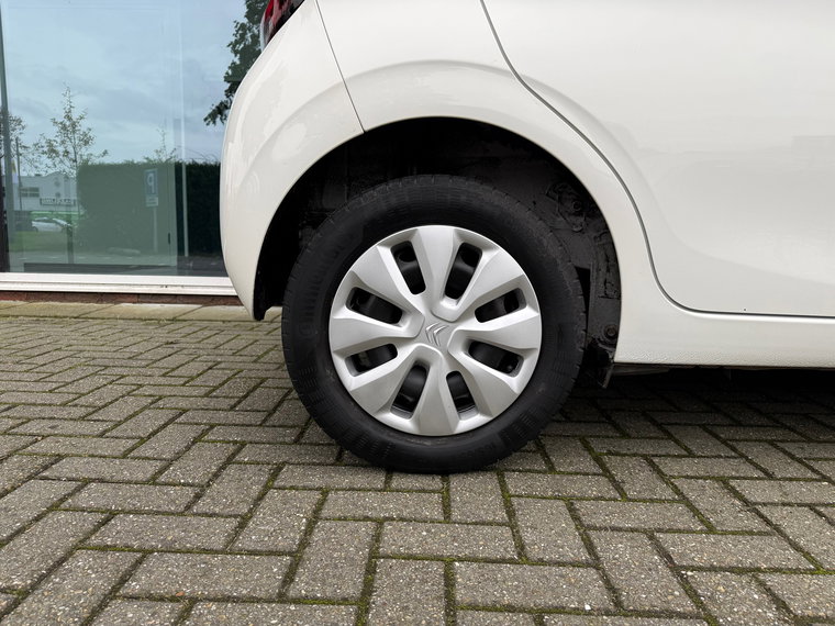 Vehicle Image 12