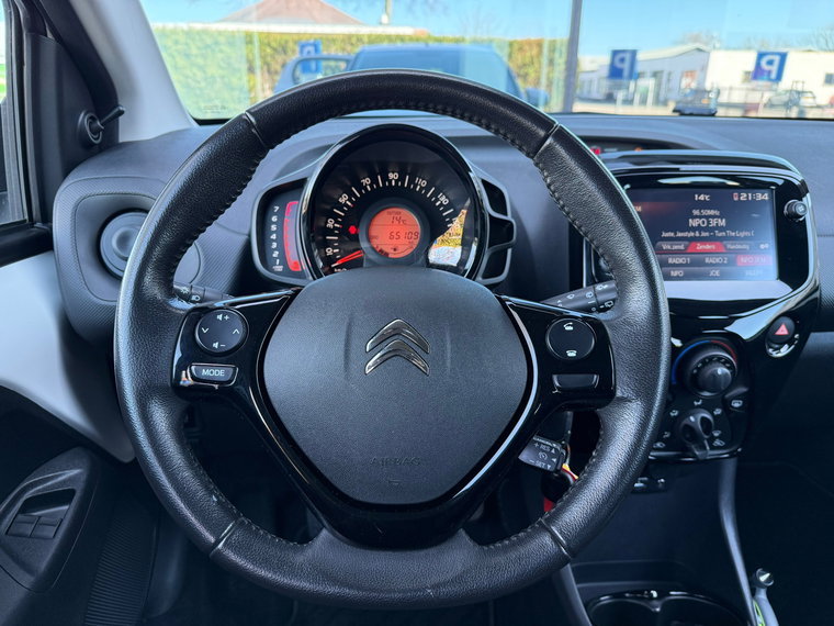 Vehicle Image 22
