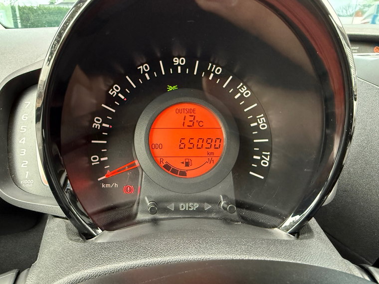 Vehicle Image 30