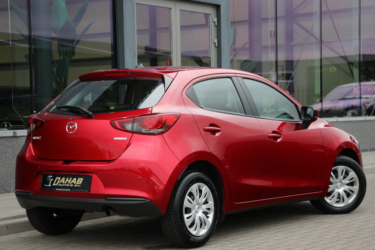 Vehicle Image 8