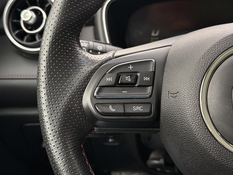 Vehicle Image 25