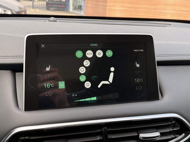 Vehicle Image 38