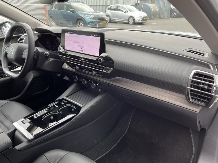 Vehicle Image 36